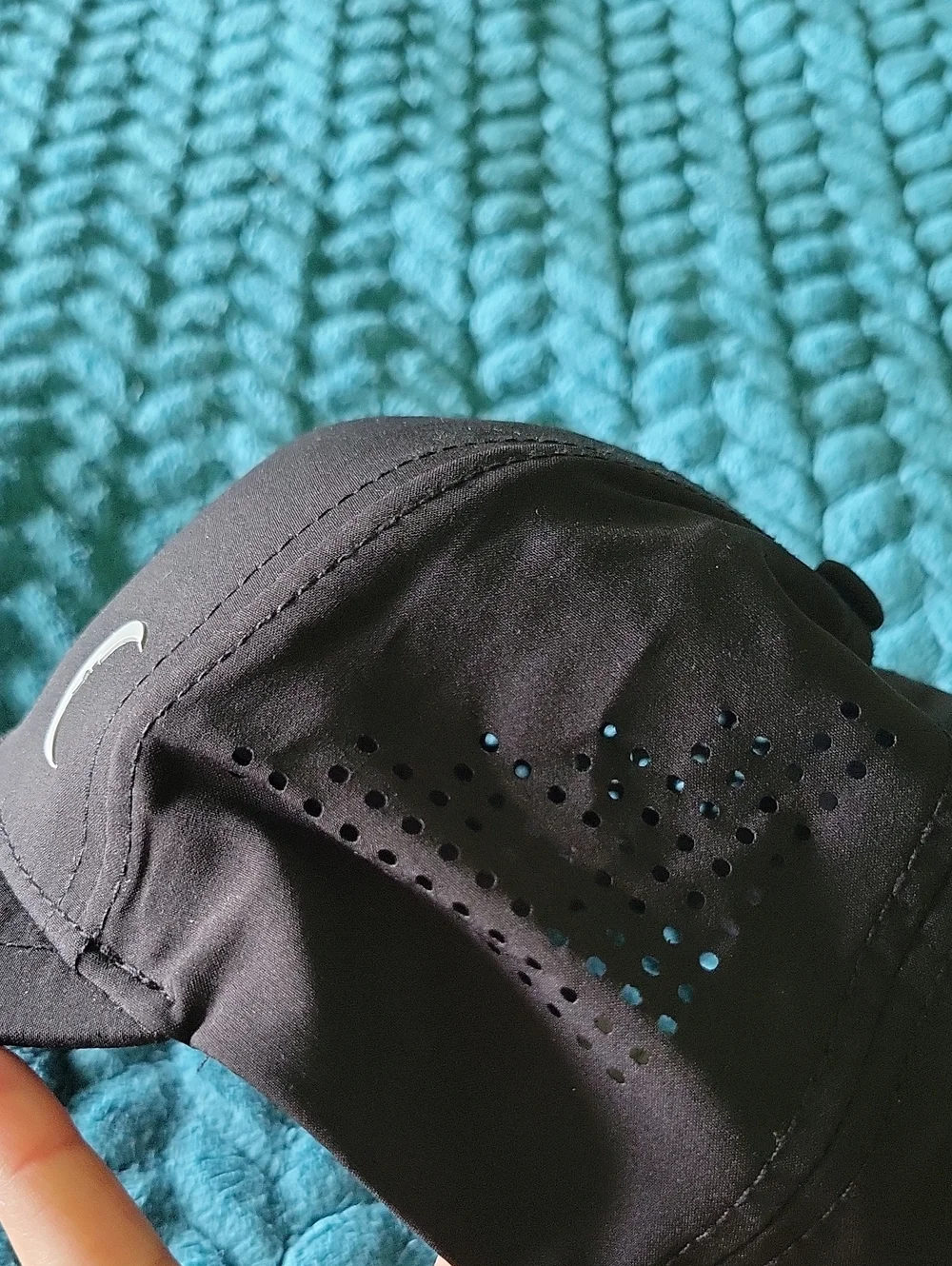 Zyia Black Chill Hat